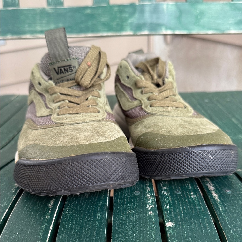 Brand New Men’s Vans Ultrarange Sneakers